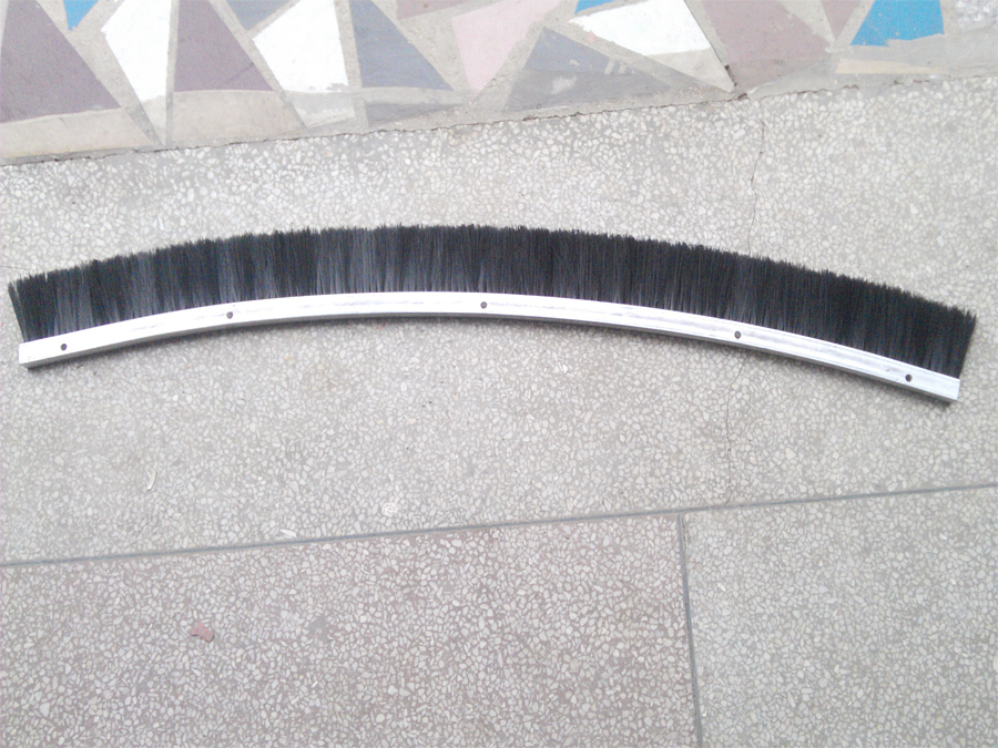 弧形毛刷條(鋁合金底座+尼龍絲)